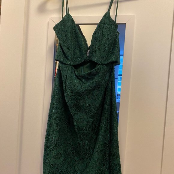 Line & Dot Green Bodycon Lace Mini Dress - Picture 2 of 2